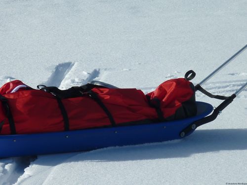 pulka-ice-blue-snowsled_04