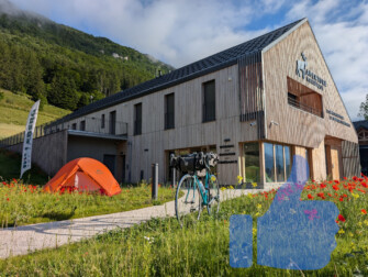 Suivez le spécialiste de la grande Itinérance : magasin en ligne & sur les réseaux sociaux et boutique dans le Vercors !