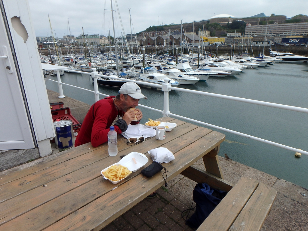 Jersey : relâche au port de St Hélier