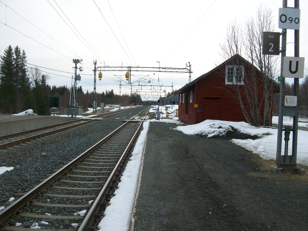 La gare déserte d’Enafors à la descente du train.