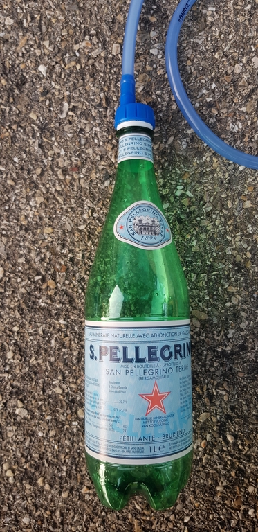 Connecté à une bouteille S. Pellegrino