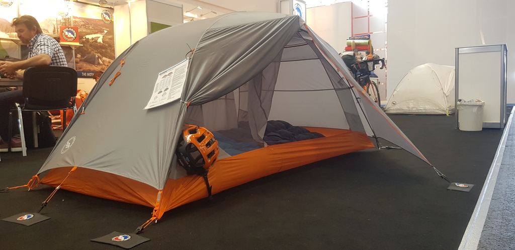 Une tente avec accessoirisation pour Bikepackers