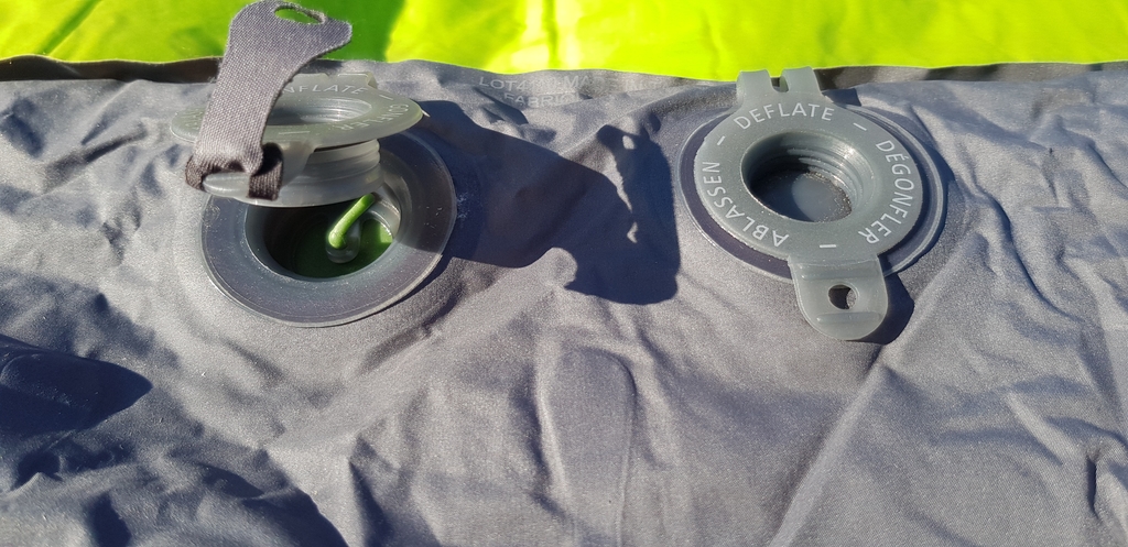 Valves plates qui ne dépassent pas du matelas avec clapet anti-retour