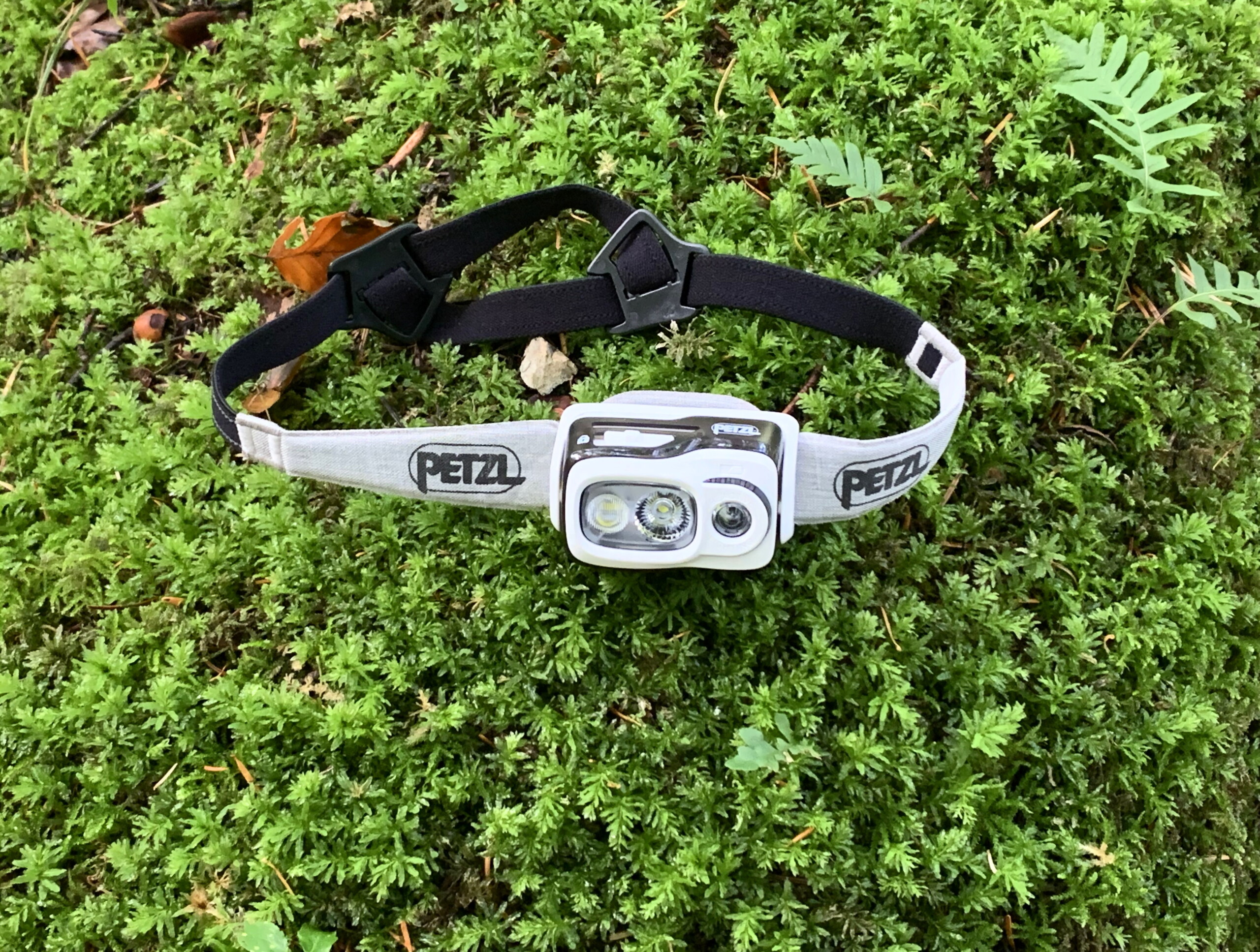 Lampe frontale sport trail running PETZL SWIFT RL