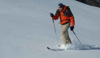 Le magasin du Ski de Randonnée Nordique Skieur de randonnée nordique