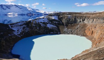 Pédaler en Islande Cratère Vìti où l'eau est à 20°C